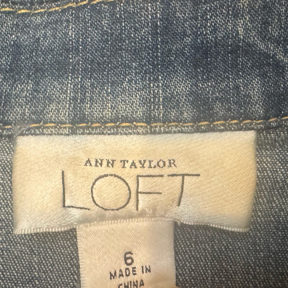 Ann Taylor Loft Denim Blazer Size 6 - Picture 5 of 7